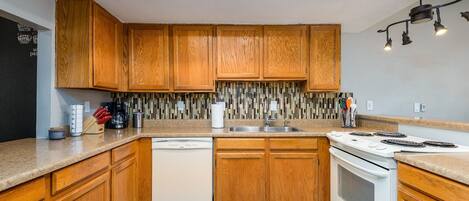 Casa de ciudad, 2 habitaciones | Cocina privada | Refrigerador, horno, cafetera y tetera y tostadora