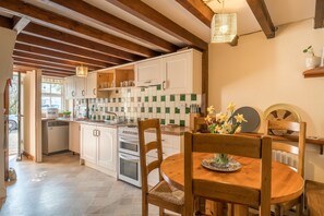 Fridge, microwave, oven, dining tables - High Wallabarrow Farm Cottage -  Duddon Valley (Ulpha)