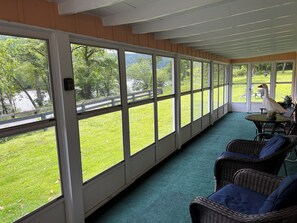 Interior - Waterfront on the New RIver (Hinton)