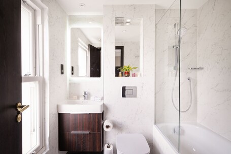 The Selwyn Hotel - view 2