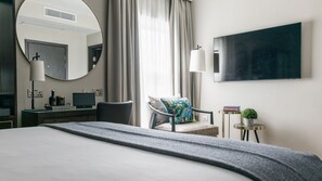 Luxury Room | Egyptian cotton sheets, premium bedding, desk, laptop workspace