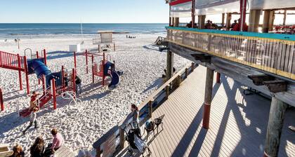 Pirates Bay B205 - Waterfront Studio w/ Pool