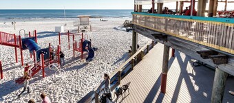 Pirates Bay B205 - Waterfront Studio w/ Pool