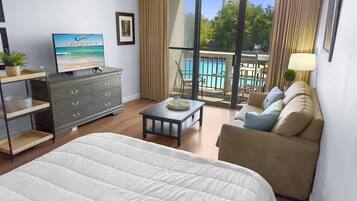 Iron/ironing board, free WiFi, bed sheets