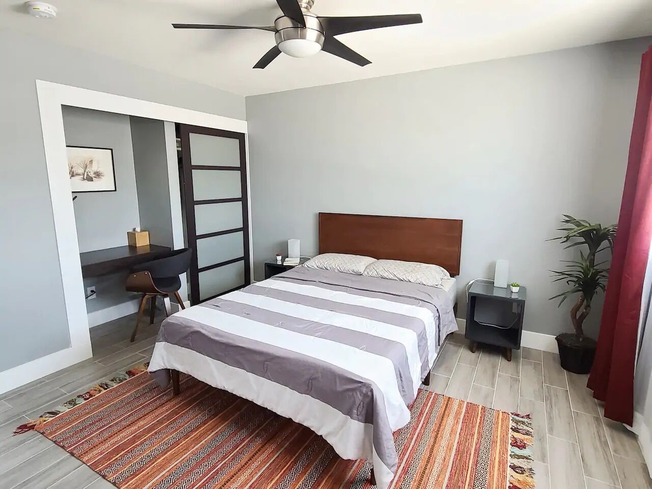3 Schlafzimmer, Schreibtisch, Verdunkelungsvorhänge