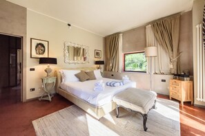 5 dormitorios, tabla de planchar con plancha, wifi y ropa de cama