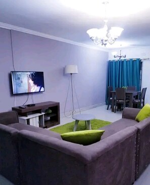 Télévision LED de 32 pouces avec chaînes par câble, télévision