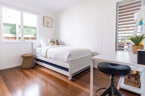 4 bedrooms, desk, iron/ironing board, travel cot