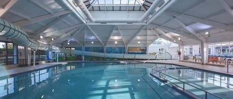 Piscine couverte, piscine extérieure