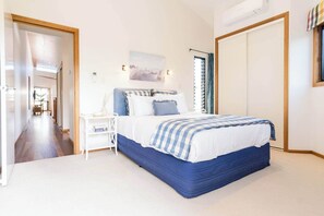 3 bedrooms, desk, iron/ironing board, travel cot
