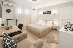 2 bedrooms, desk, iron/ironing board, free WiFi