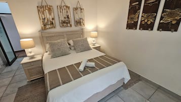 Quarto casal romântico, 1 quarto, varanda, no piso térreo | Roupas de cama de algodão egípcio, roupas de cama premium