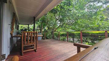 Deluxe Twin/King Forest View Room with Balcony, 1 Bedroom | Balcony view