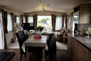 Dining - Luxury caravan in lovely quiet location near Paignton (Goodrington)