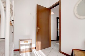 3 camere, ferro/asse da stiro, Wi-Fi gratuito, lenzuola