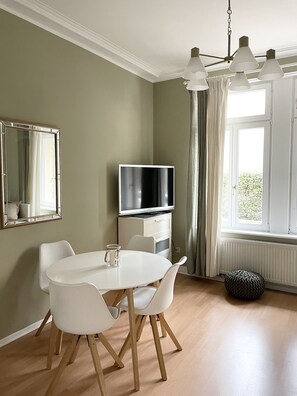 Dining - Cozy 2-room first floor apartment in the city center near Lichtentalerallee (Baden-Baden)