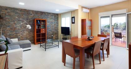 Villa 'Pepa' with Sea Views, Heated Pool and Wi-Fi