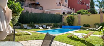Villa 'Pepa' with Sea View, Pool & Wi-Fi
