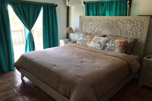 3 bedrooms, in-room safe, iron/ironing board, WiFi