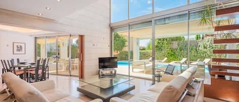 TV, DVD player, table tennis