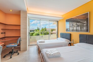 5 bedrooms, desk, iron/ironing board, free WiFi - Villa Agusmar with Sea View, Pool & Wi-Fi (llucmajor)