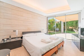 5 Schlafzimmer, Schreibtisch, Bügeleisen/Bügelbrett, kostenloses WLAN