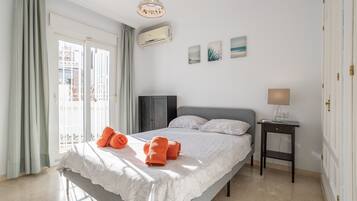 4 chambres, fer et planche à repasser, Wi-Fi gratuit, draps fournis