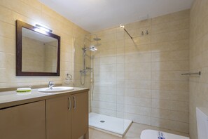 Doccia, asciugacapelli, asciugamani