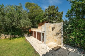 Property grounds - Holiday Home Casa Cò with Sea View, Garden, Terrace & Wi-Fi (Costa Rei)