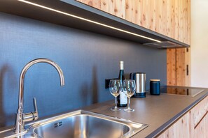 Kühlschrank, Herdplatte, Geschirrspüler