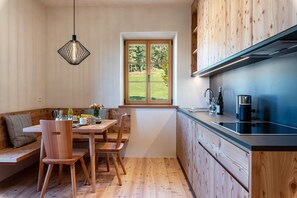 Kühlschrank, Herdplatte, Geschirrspüler