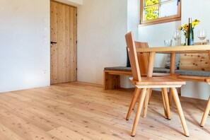 Dining - Holiday apartment Hof im Thal Apt Lärche with Mountain View, Balcony & Wi-Fi (Aldino)