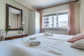 2 chambres, fer et planche à repasser, Wi-Fi gratuit, draps fournis