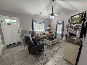 Smart TV, fireplace