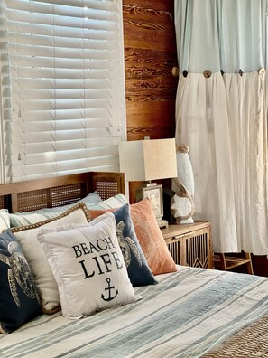Room - Historic Old Town Conch House newly furnished Condo-walk 5min beach, 7min Duval  (Key West)