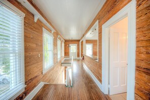 Hallway from top of stairs to family room - Historic Old Town Conch House newly furnished Condo-walk 5min beach, 7min Duval  (Key West)