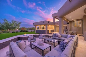 Outdoor dining - 4.5 Mil$MouthWateringMansion+Picklebal+Golf+Casita (Scottsdale)