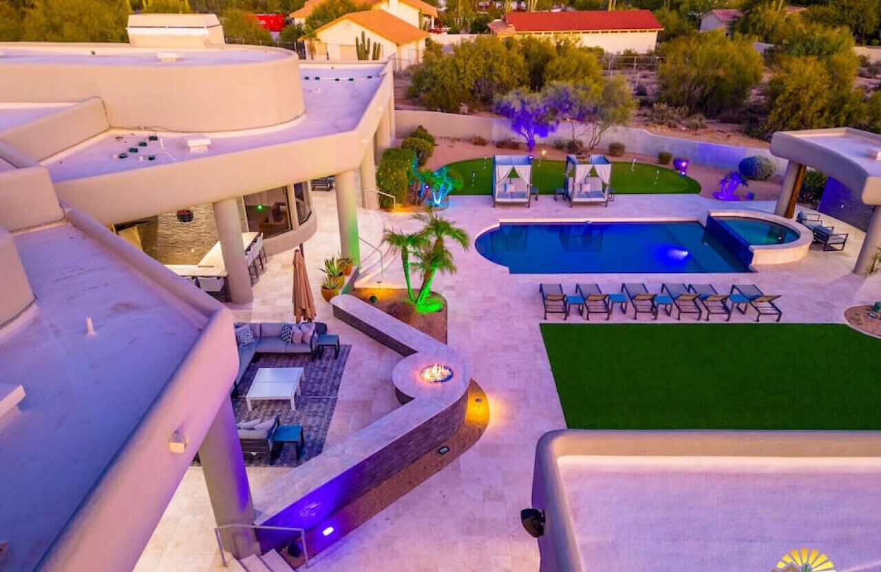 حمّام سباحة مُدفَّأ