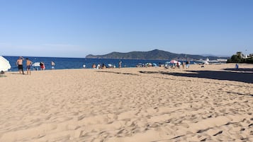 Sun-loungers