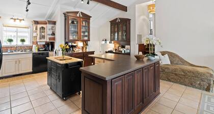 Luxury Waterfront ICW Property w/ Pier, Bike to Beach, Spacious, Kayaks & Bikes!