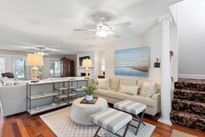 Smart TV, fireplace, ping pong, books - Luxury Waterfront ICW Property w/ Pier, Bike to Beach, Spacious, Kayaks & Bikes! (Oak Island)