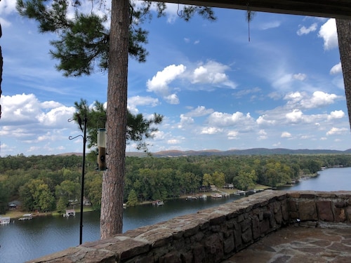 "Honey's Condo" Stunning Lake Catherine Views with 2 Masters