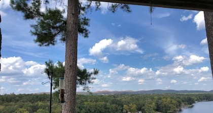 "Honey's Condo" Stunning Lake Catherine Views with 2 Masters