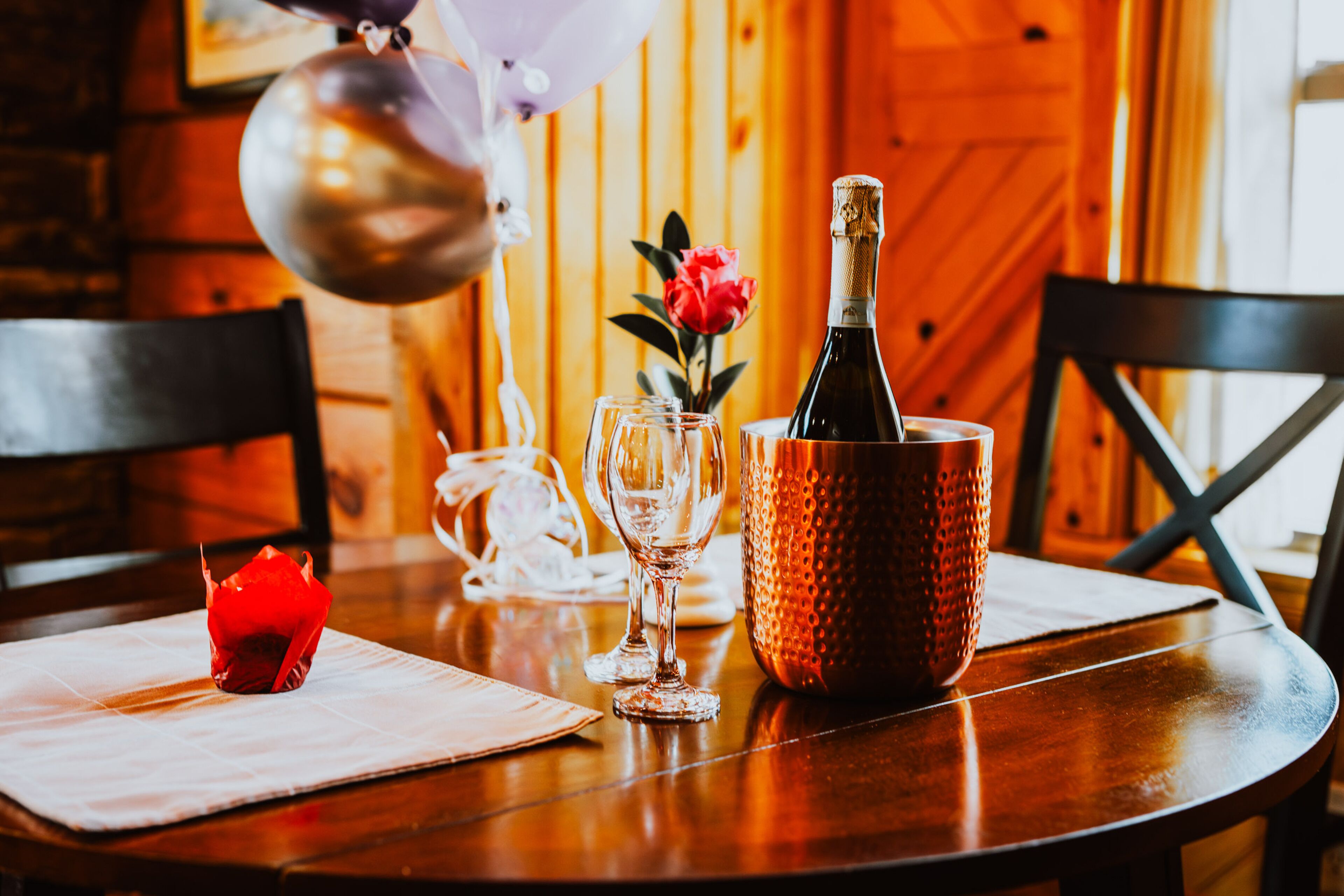 Deluxe Tree House, Hot Tub, Mountain View | In-room dining