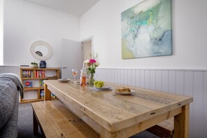 Dining - Seagulls Rest Apartment @ Sunnybeach (Paignton)