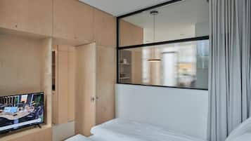 1 bedroom, desk, iron/ironing board, free WiFi