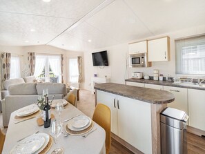 Interior - Red Wood Lodge - UK40849 (Scarborough)