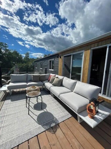 MooseHaven Lake house. Hot tub + Stunning views