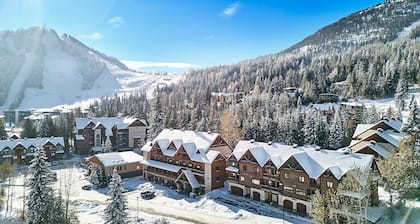 4 BD/3.5BA Redstone Chalets B