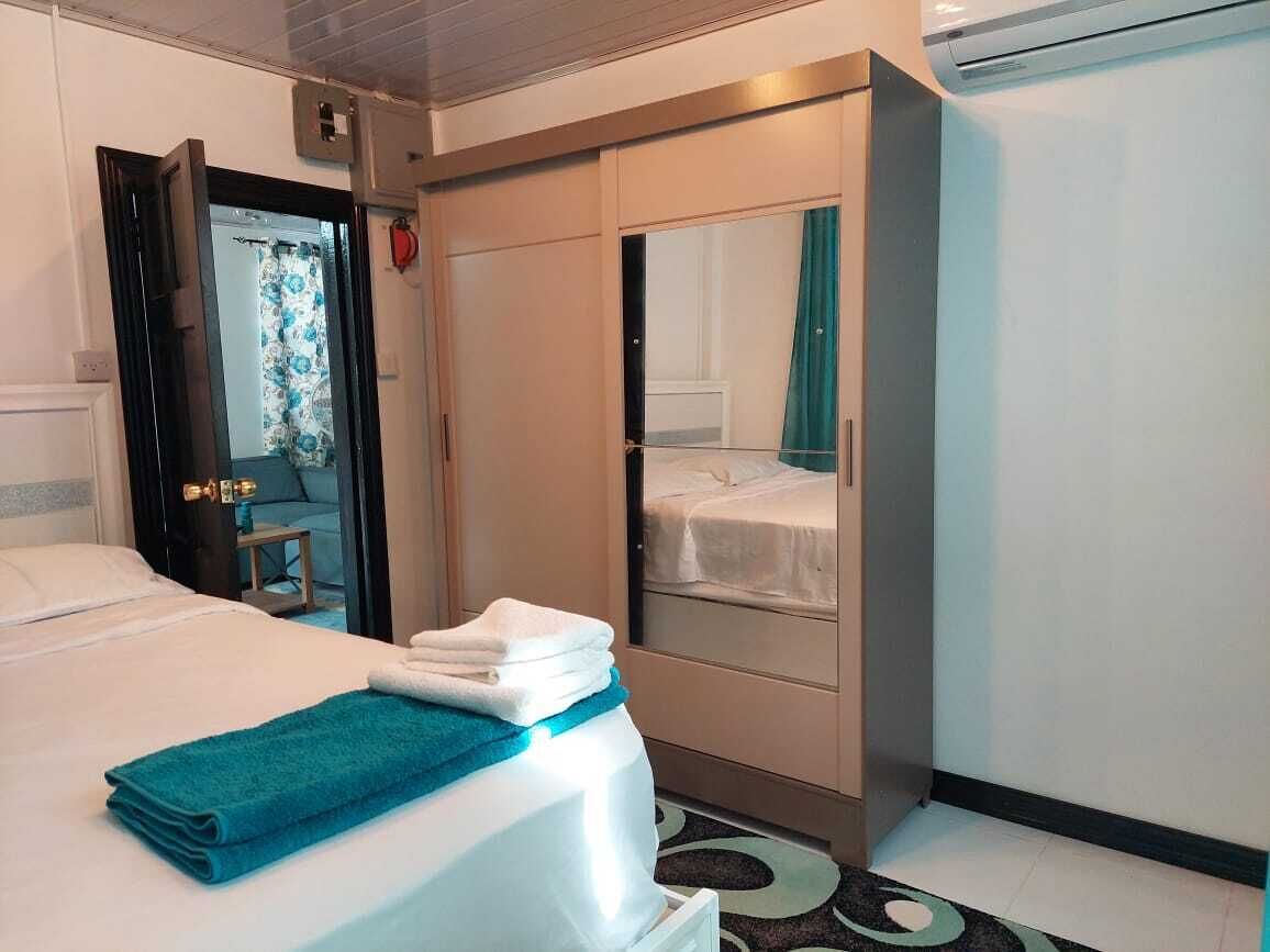 2 dormitorios, tabla de planchar con plancha, wifi gratis y ropa de cama